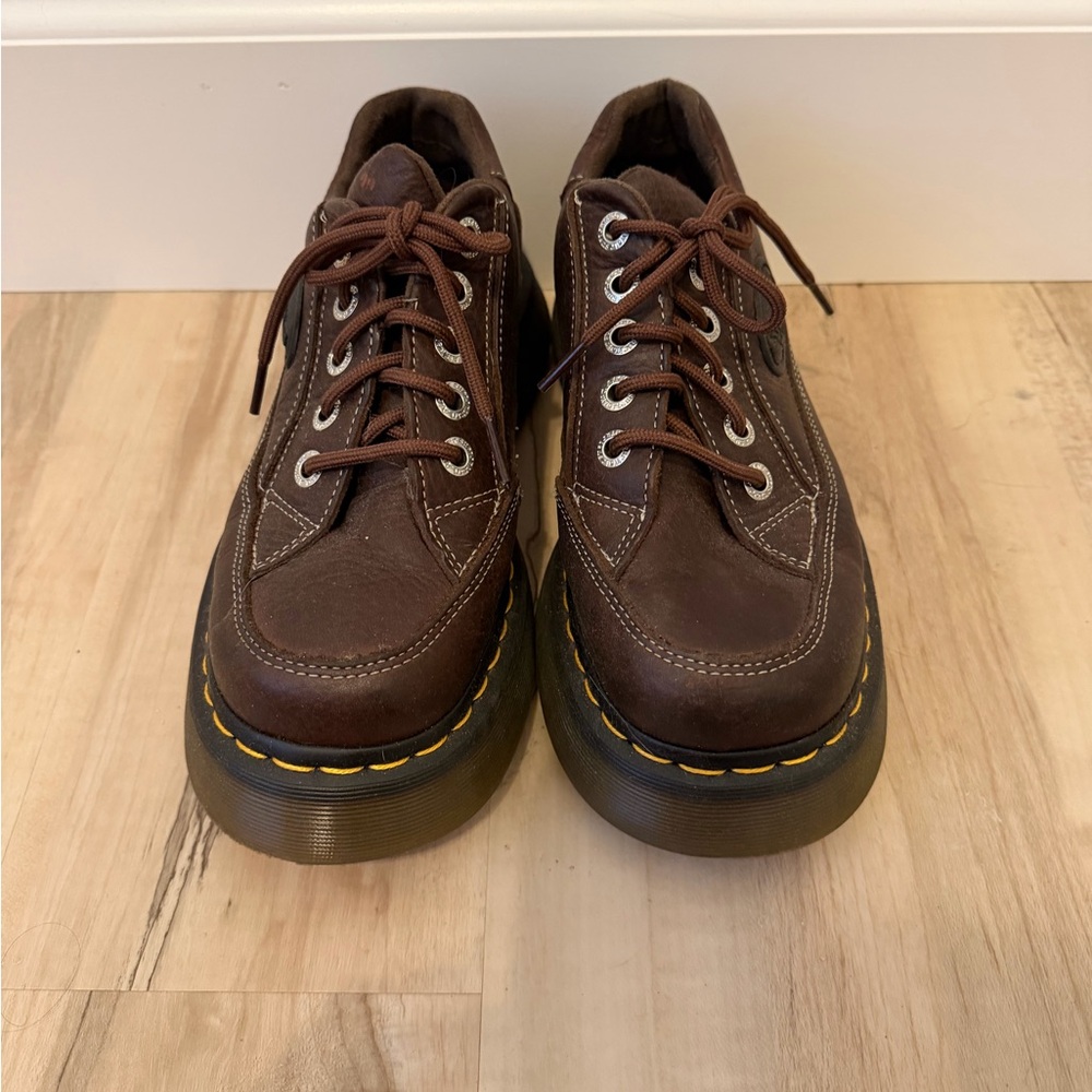 DR. MARTENS Buzz 5-Eye Womens Grizzly Leather Shoes - Picture 2 of 5